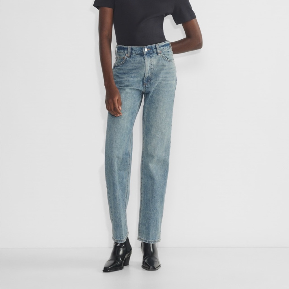 ARITZIA JEANS: THE '90S CLASSIC MID-RISE STRAIGHT JEAN